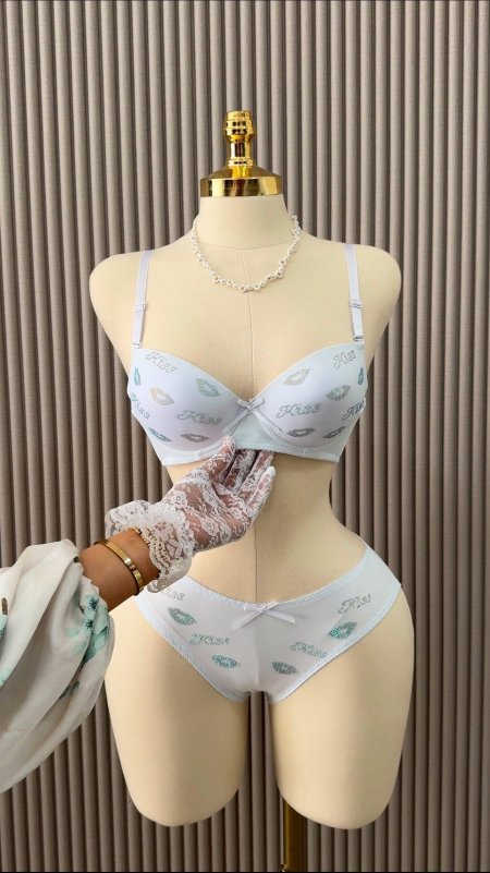 طقم بوسات ولا أجمل 🩷